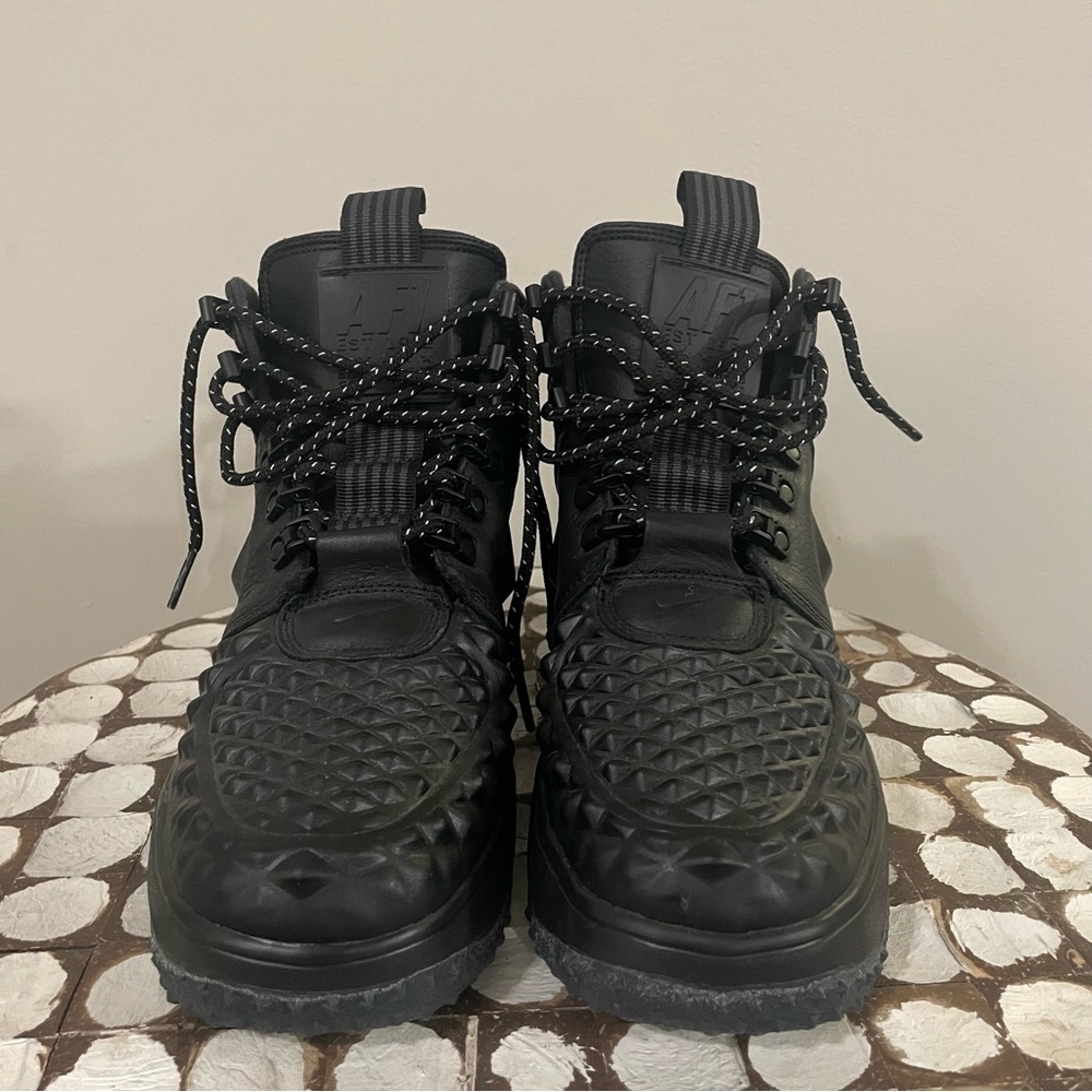 Nike Black High-Top Boots with Durable Sole - Picture 2 of 6